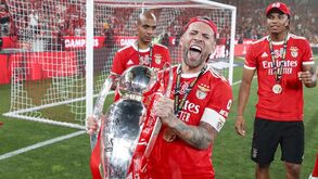 Otamendi: «Vimos o que aconteceu com Dortmund e Arsenal»