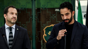 Sporting investe metade do que vende