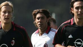 De Van Basten a Seedorf, de Rui Costa a Ronaldinho: os craques que Berlusconi levou para o Milan