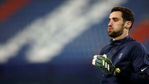 Sergio Rico continua sedado e em estado grave 15 dias após cair de um cavalo