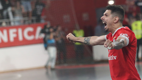 A crónica do Benfica-Sporting, 3-2: Águia dá resposta
