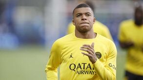 Braço de ferro no PSG: 'L'Équipe' avança com reunião entre mãe de Mbappé e Al-Khelaifi
