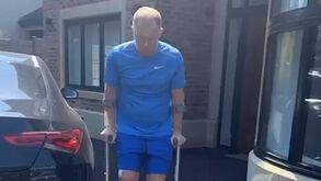 «Todo f***»: Nani 'deixou' Scholes de muletas... em jogo solidário