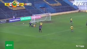 Insólito no Brasil: celebraram golo... mas afinal a bola não tinha entrado