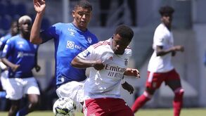 Filipe Cruz certo no lado direito do Farense