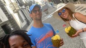 Depois de conquistar Roland Garros, Djokovic passeia pelos Açores