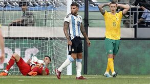 Lesão obrigou Otamendi a sair