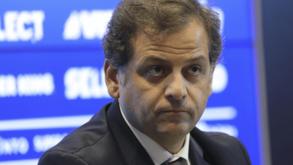 'Expresso' avança que Mário Costa pressionou ministra para acelerar vistos de jogadores
