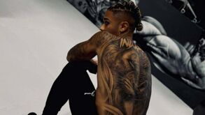 Mariano Díaz nos EUA para fazer tatuagem ilegal em Espanha: LeBron James também é cliente 