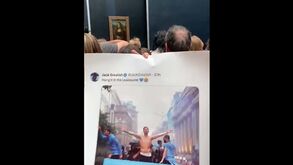 Adeptos do Manchester City colocam imagem de Jack Grealish... no Museu do Louvre