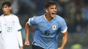 Jovem promessa do Valencia apontada a Benfica e FC Porto