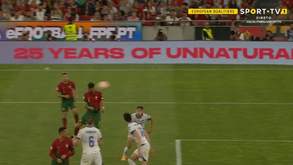 Centro perfeito de Rúben Neves e cabeceamento fulminante de Bruno Fernandes para o 2-0 de Portugal