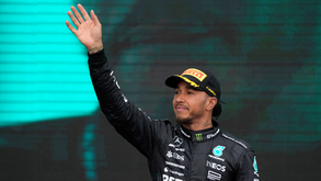 Hamilton: «Sinto-me honrado por poder estar no pódio com dois campeões»
