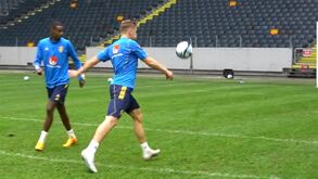 Para o Sporting ver: Gyökeres mostra pontaria (e potência) no treino da Suécia