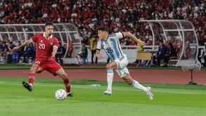 Campeã mundial Argentina fecha digressão asiática com vitória sobre a Indonésia