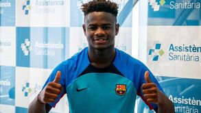 Mikayil Faye: O 'miúdo' que se inspira em Mascherano e que o Barça protegeu com cláusula de 400M€