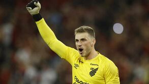 Ramon Menezes abre porta da seleção brasileira a Bento, alvo do Benfica: «É um excelente guarda-redes»