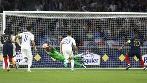 Vlachodimos estava em dificuldades no França-Grécia e fez este alongamento