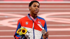 Vicecampeão olímpico do salto em comprimento apontado ao Benfica