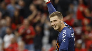 Ederson e Alisson 'aprovam' Bento no Benfica: «Seria um grande nome para o futebol português»