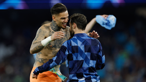 Ederson: «Quero muito que Bernardo Silva fique no Manchester City»