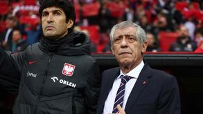 Antigo capitão da Polónia arrasa Fernando Santos após nova derrota: «Parece que adormece no banco»