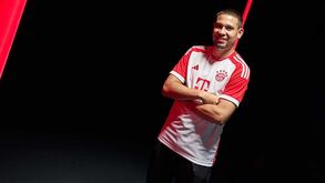 Oficial: Raphaël Guerreiro reforça Bayern Munique