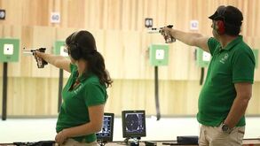 João Costa e Joana Castelão no 25.º lugar em equipas mistas de pistola em Cracóvia
