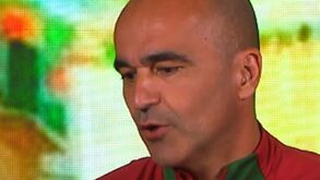 Roberto Martínez entra no espírito dos santos populares e até já lê quadras  