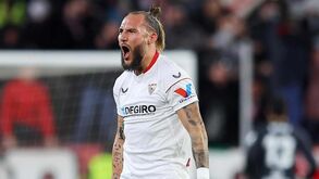 Nemanja Gudelj renova com o Sevilha até 2026
