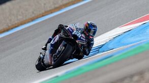 Miguel Oliveira relata incidente com Zarco: «Bateu-me, tive de levantar a mota»