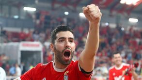 Poka deixa o Benfica