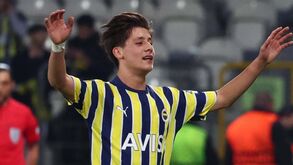 Do Benfica ao Arsenal, do Barcelona ao Real Madrid: anda meio mundo de olho no 'Messi turco'