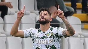 Platiny leva golo para a Madeira