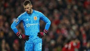 De Gea aceita renovar mas Manchester United volta atrás e propõe salário ainda mais baixo 