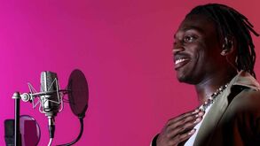 Em estúdio com Rafael Leão: Um dia de gravações com o craque do Milan