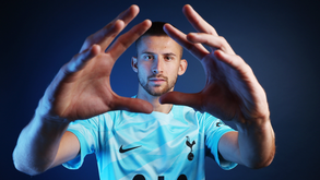Tottenham contrata guarda-redes internacional italiano Guglielmo Vicario