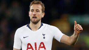 Alan Shearer promete levar Harry Kane de carro para o Bayern Munique: «Dêem-me as chaves!»