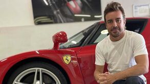 Fernando Alonso vende Ferrari Enzo da sua coleção privada por valor astronómico