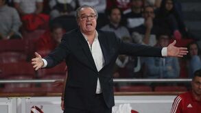 Benfica anuncia saída de Carlos Lisboa