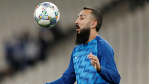 Aris de Salónica paga 350 mil euros de salários em atraso a Kostas Mitroglou