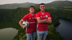 Santa Clara apresenta camisola para a próxima época