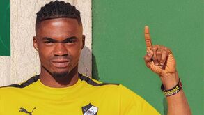 Oficial: Etim reforça Mafra e vale encaixe recorde ao Vizela