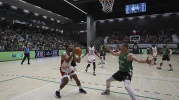 Benfica volta a vencer Sporting no João Rocha e sagra-se bicampeão nacional  de basquetebol - Basquetebol - Jornal Record