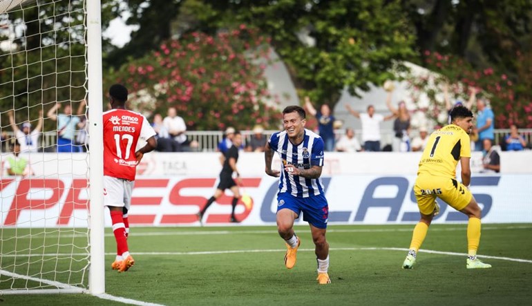 Otávio provoca Sporting após conquista da Taça da Liga (FOTO)