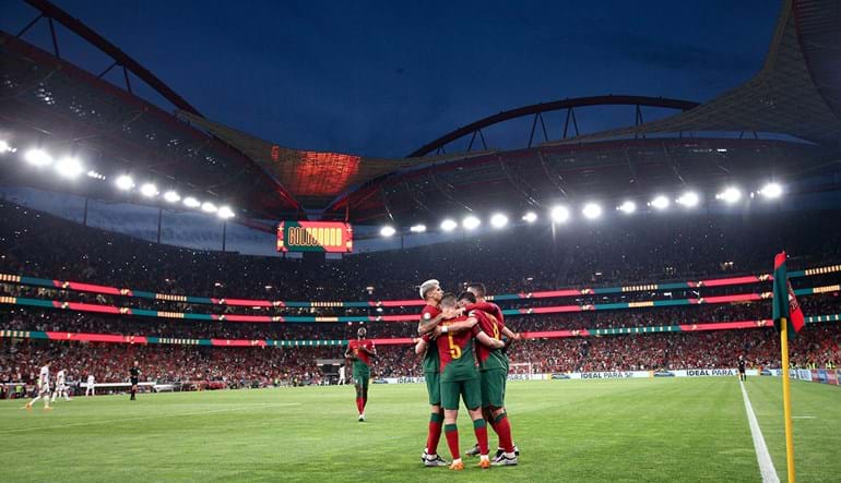 United perde jogo de loucos na Dinamarca e complica vida na Champions