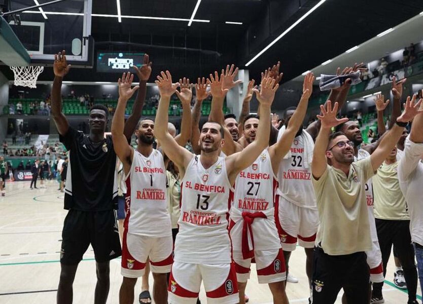 44 pontos de diferença: Benfica dá lição ao Sporting no Pavilhão João Rocha  e fica a uma vitória do título - Basquetebol - Jornal Record