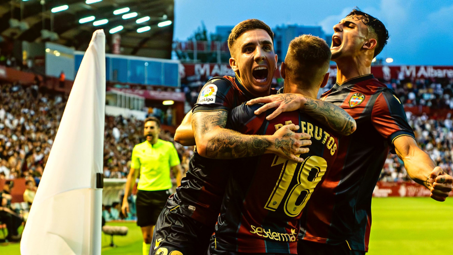 Levante de Ruben Vezo com vantagem no playoff de subida