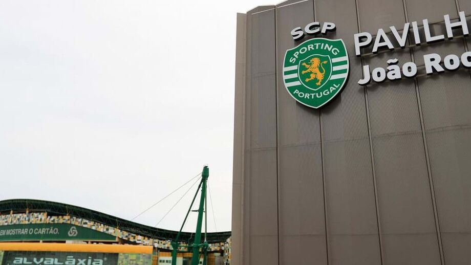 Vicente Moura sobre o Pavilhão João Rocha: «Passámos a noite a assinar o contrato que tinha mil páginas...»