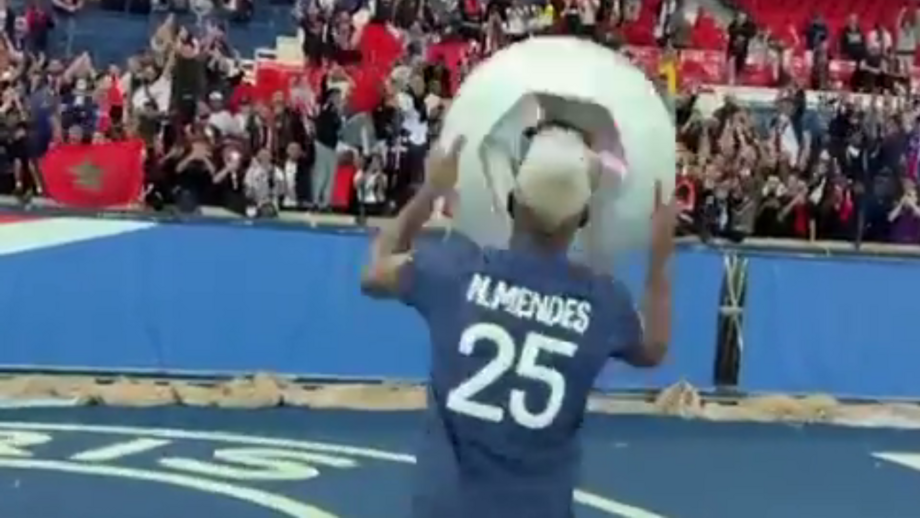 Parisienses em festa após final do campeonato